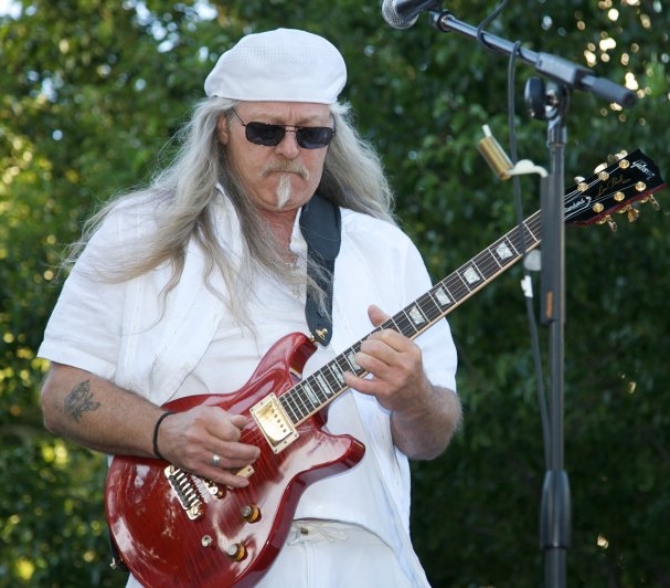 "m-m-m-m-m-m...I get paid for this...$$$$$" (Northern California Blues Festival 2008)